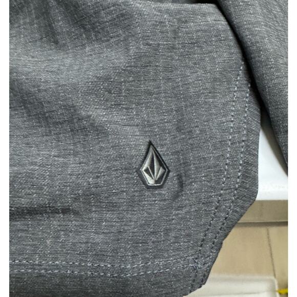 Volcom Mens Shorts Sz 38 Surf & Turf‎ 2-Way Stretch Gray NEW Long - Picture 5 of 5